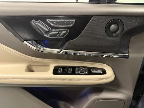 Used 2022 Lincoln Corsair Reserve w/ Equipment Group 201A image 21