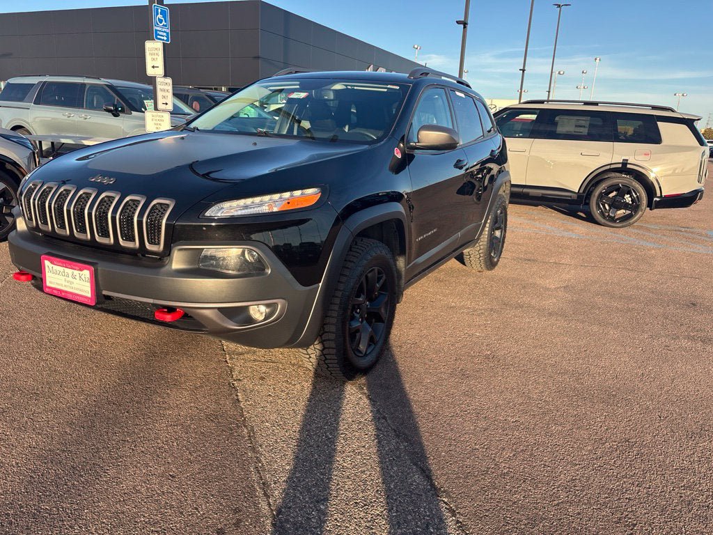 Used 2018 Jeep Cherokee Trailhawk w/ Quick Order Package 27L AWD/4WD image 1