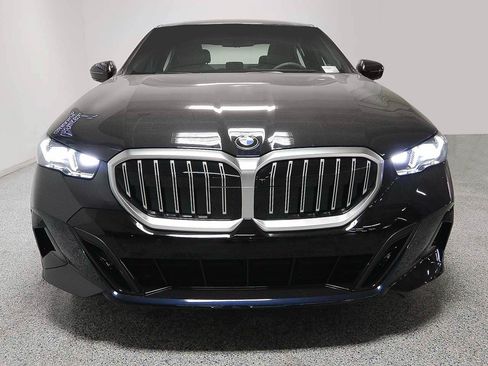 New 2027 BMW 530i xDrive w/ M Sport Package AWD/4WD image 2