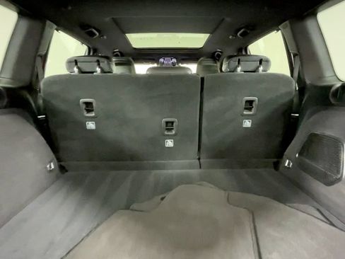 Used 2023 Jeep Grand Cherokee Overland w/ Luxury Tech Group IV AWD/4WD image 14