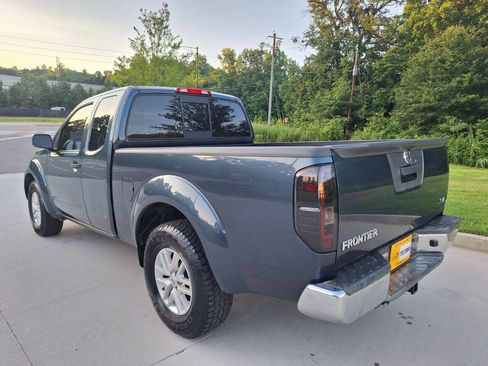 Used 2014 Nissan Frontier SV RWD image 5