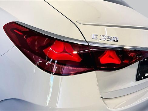 New 2026 Mercedes-Benz E 350 4MATIC Sedan image 5