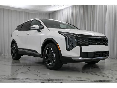 New 2026 Kia Sportage S image 2