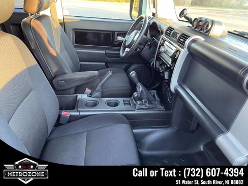 Used 2007 Toyota FJ Cruiser 4WD image 19