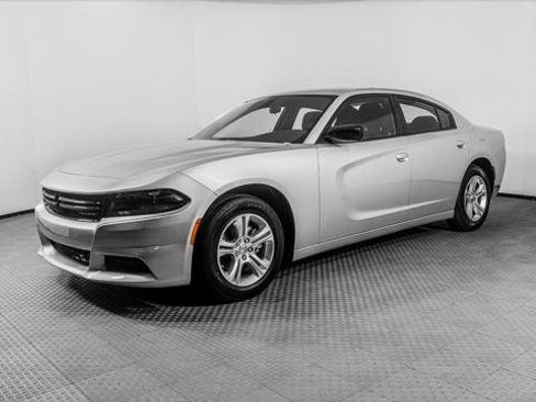 Used 2023 Dodge Charger SXT RWD image 2