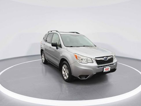 Used 2016 Subaru Forester 2.5i w/ Alloy Wheel Package image 2