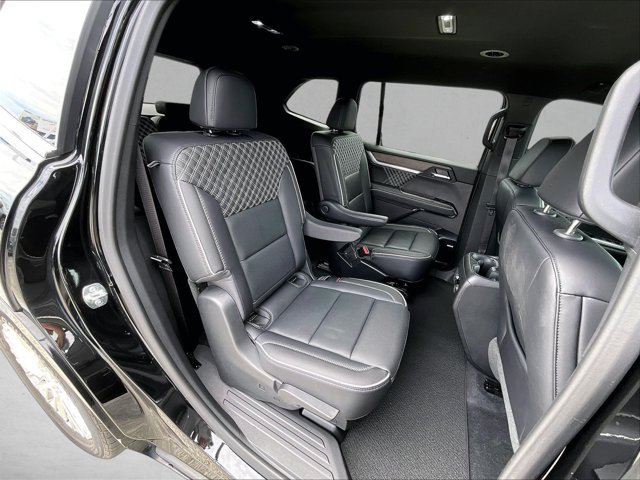 Used 2025 GMC Acadia Denali w/ LPO, Floor Liner Package FWD image 28