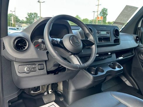 Used 2025 Mercedes-Benz Sprinter 2500 image 15