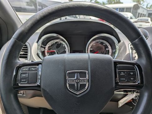 Used 2016 Dodge Grand Caravan SXT FWD image 32