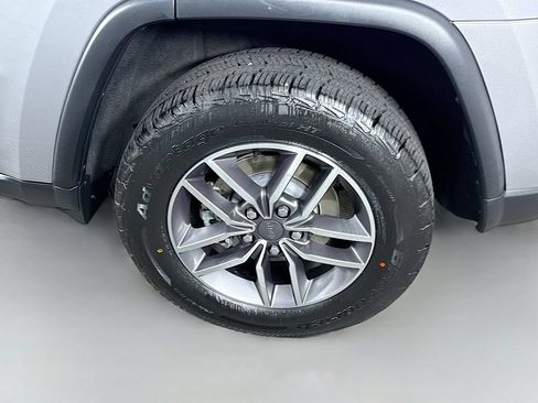 Used 2021 Jeep Grand Cherokee Limited AWD/4WD image 38