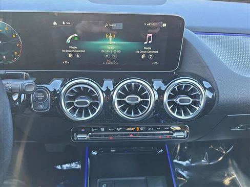 Used 2021 Mercedes-Benz GLA 250 4MATIC image 21