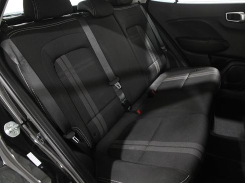 Certified 2021 Hyundai Venue SEL w/ Premium Package image 18