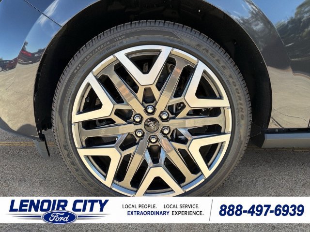 New 2026 Ford Expedition Max Platinum w/ Platinum Ultimate Package AWD/4WD image 9