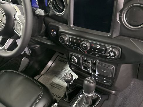 Used 2023 Jeep Wrangler Unlimited Sahara w/ Cold Weather Group image 35