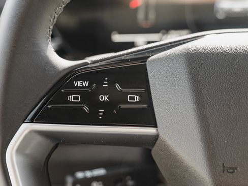 Certified 2025 Audi Q5 Premium w/ Convenience Package image 18