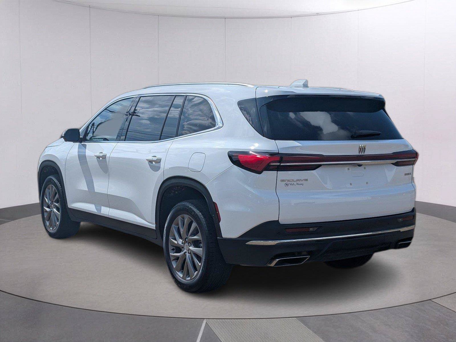 Used 2026 Buick Enclave Preferred FWD image 3