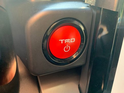 Used 2024 Toyota Tacoma TRD Off-Road w/ TRD Off Road Premium Package AWD/4WD image 30