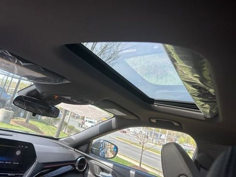 New 2026 Chevrolet Trax RS w/ Sunroof Package FWD image 16