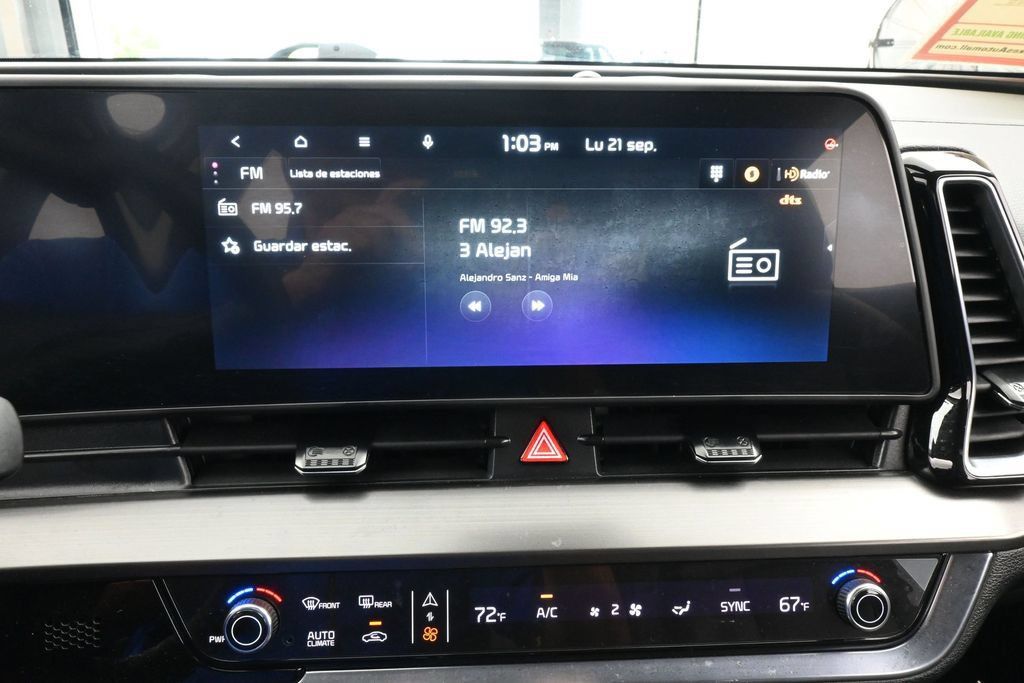 Used 2025 Kia Sportage EX FWD image 25