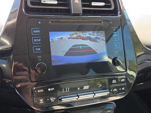 Used 2019 Toyota Prius L Eco image 22