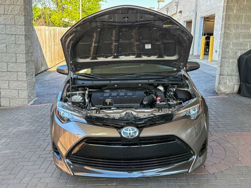 Used 2018 Toyota Corolla LE FWD image 29