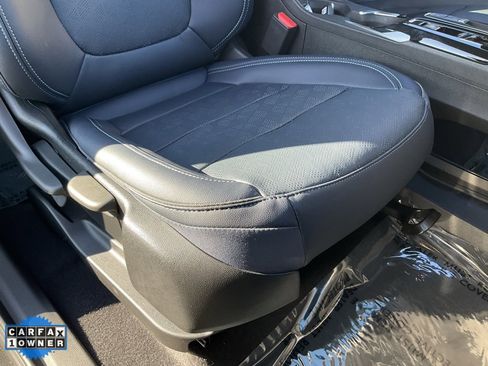 Used 2022 Chevrolet Bolt EUV LT w/ Convenience Package image 57