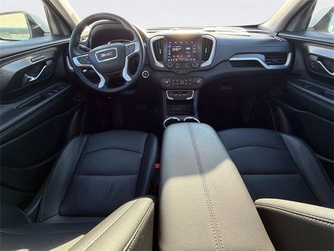 Used 2024 GMC Terrain SLT image 18