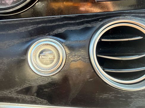 Used 2017 Mercedes-Benz E 300 E 300 4MATIC Sedan 4D w/ Premium 1 Package image 21