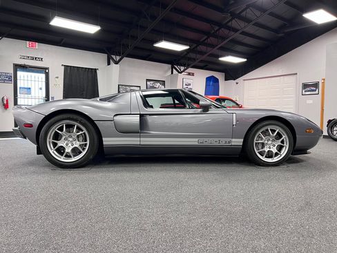 Used 2006 Ford GT image 4