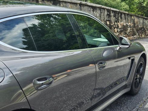 Used 2013 Porsche Panamera S RWD image 19