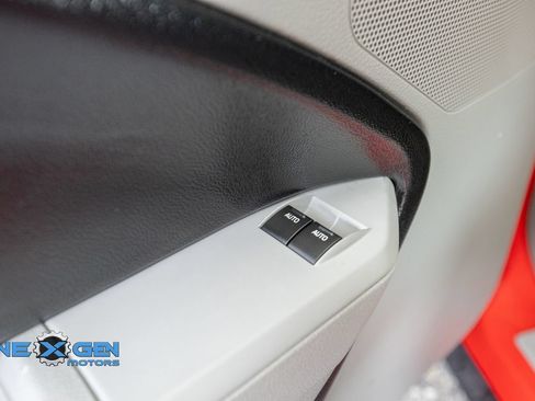 Used 2006 Ford Mustang Coupe RWD image 12