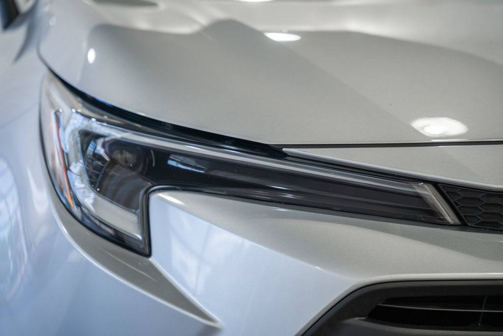Used 2025 Toyota Corolla LE w/ LE Premium Package FWD image 9
