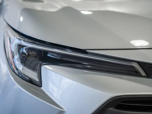 Used 2025 Toyota Corolla LE w/ LE Premium Package FWD image 9