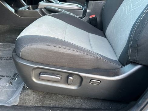 Certified 2023 Toyota Tacoma TRD Off-Road image 28