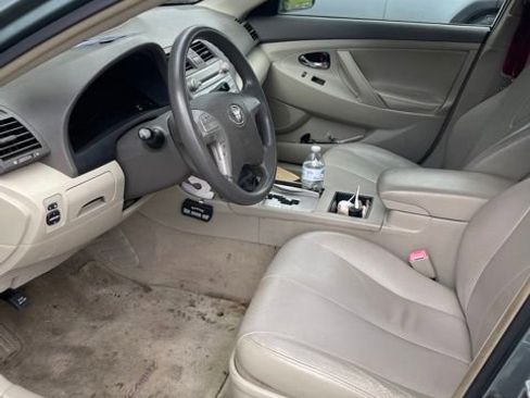Used 2007 Toyota Camry LE FWD image 2