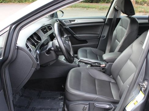 Used 2015 Volkswagen Golf TDI S FWD image 10