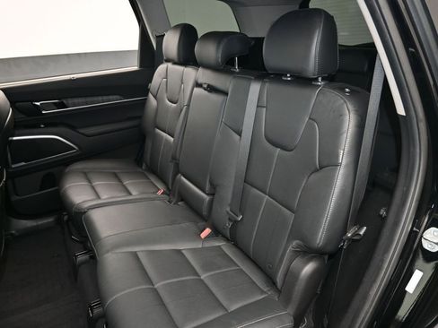 Used 2024 Kia Telluride EX image 38