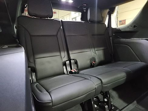 Used 2026 GMC Yukon Denali w/ Sun & Power Step Package image 10