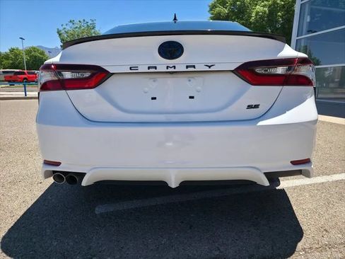 Used 2022 Toyota Camry SE w/ Convenience Package FWD image 9