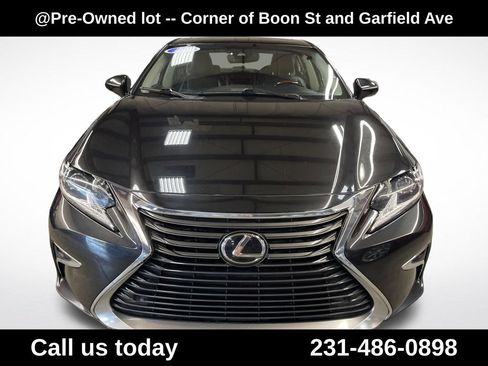 Used 2018 Lexus ES 350 w/ Premier Package FWD image 11