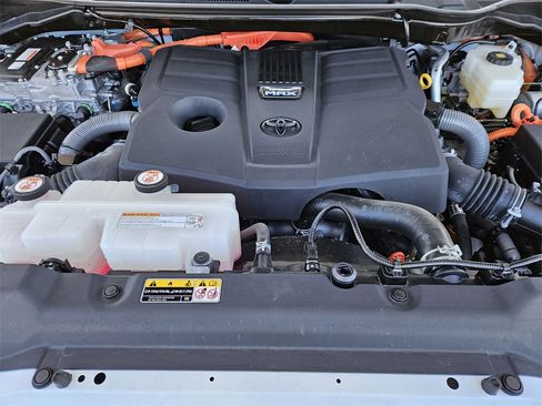 Used 2024 Toyota Tundra Limited image 31