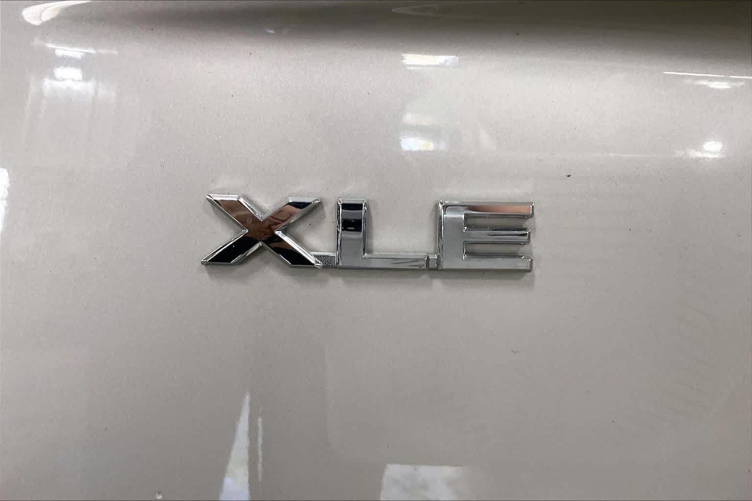 Used 2020 Toyota Prius Prime XLE FWD image 10