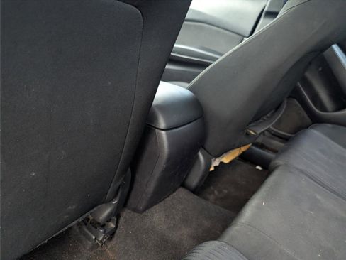 Used 2016 MAZDA MAZDA3 i Sport w/ Preferred Equipment Package image 31