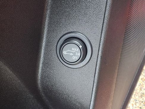 Used 2024 Chevrolet Equinox RS FWD image 13