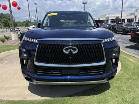 Used 2025 INFINITI QX80 Sensory AWD/4WD image 10