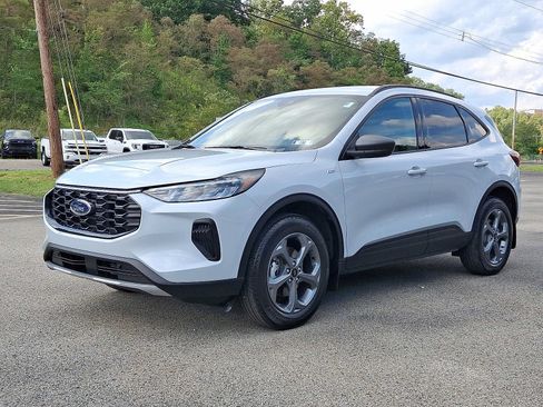 Used 2025 Ford Escape ST-Line w/ Tech Pack #1 AWD/4WD image 3