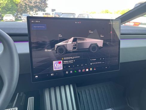 Used 2024 Tesla Cybertruck Cyberbeast AWD/4WD image 21