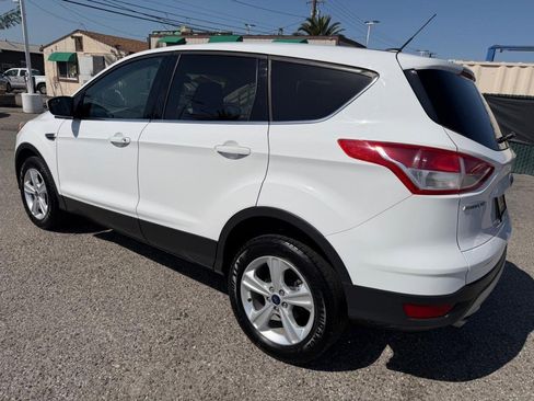Used 2016 Ford Escape SE image 9