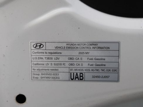 Used 2025 Hyundai Elantra SEL FWD image 35