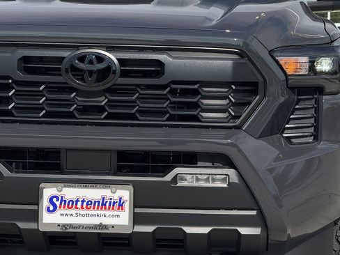 Used 2026 Toyota Tacoma TRD Sport AWD/4WD image 9